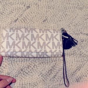 Michael Kors Wristlet